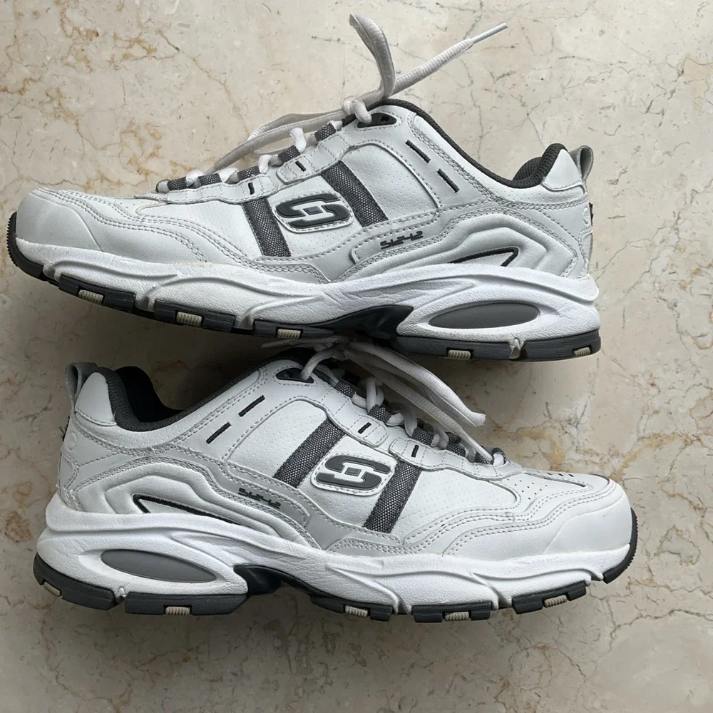 Skechers Mens Vigor 2.0 51242EW White Sneakers Mens 9 Wide‎ Memory Foam Training